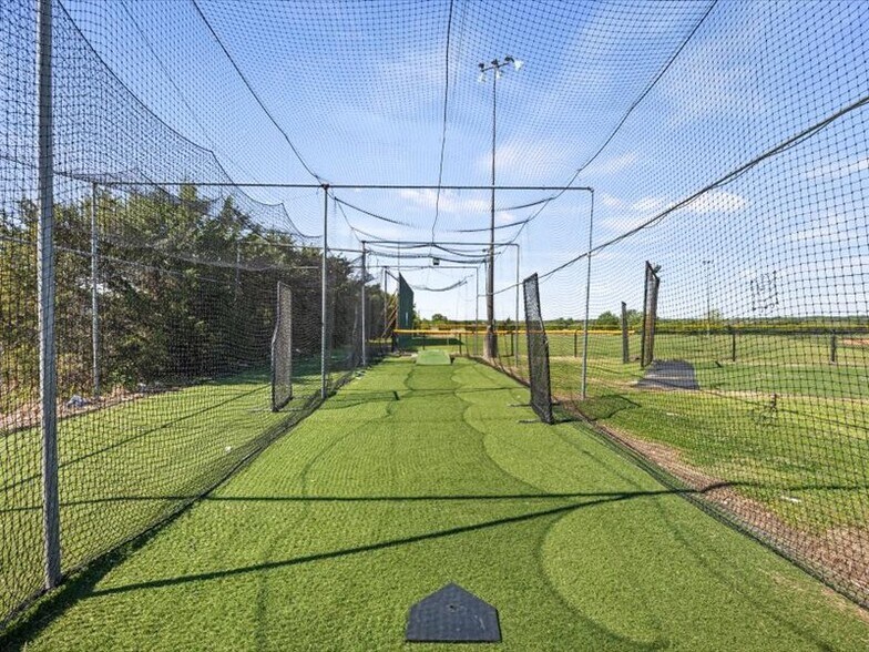 More Photos Of 505 County Line Rd, Rockwall Flex For Sale