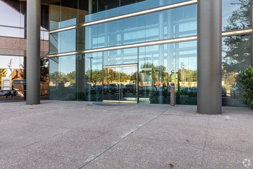 More Photos Of 4200 E Skelly Dr, Tulsa Office For Lease