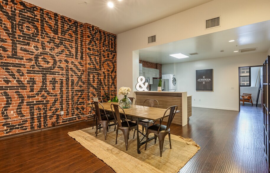 More Photos Of 735 S Broadway, Los Angeles Storefront For Sale