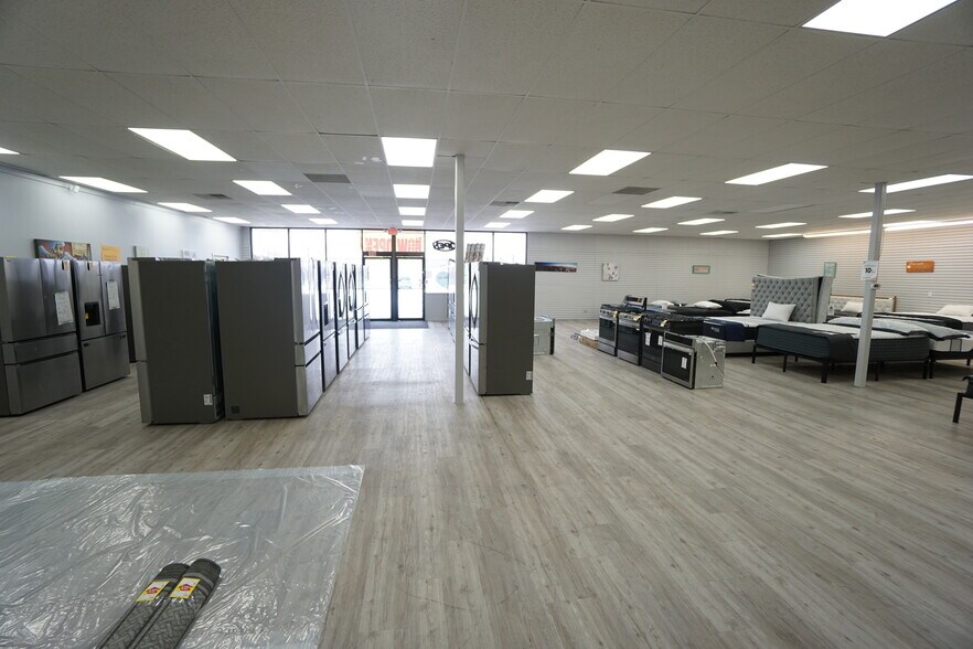 More Photos Of 3001 Main St, Union Gap Freestanding For Lease