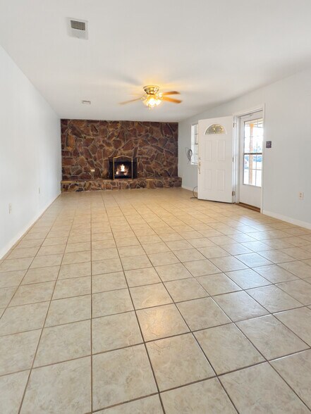 More Photos Of 1801 S 5th St, Leesville Land For Sale