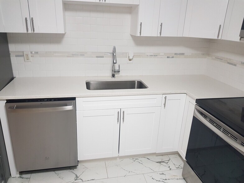 More Photos Of 311 58th Ave E, Bradenton Apartments For Sale