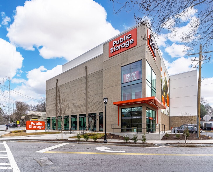 More Photos Of 597 Cooledge Ave NE, Atlanta Self Storage For Lease