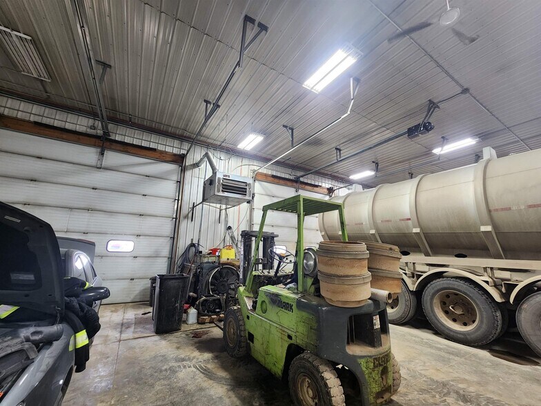 More Photos Of 6619 62 1/2 Ave NW, Blaisdell Distribution For Sale