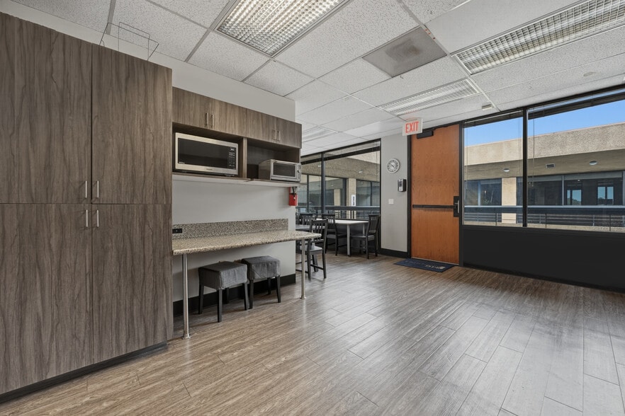 More Photos Of 10505 Sorrento Valley Rd, San Diego Office For Sale