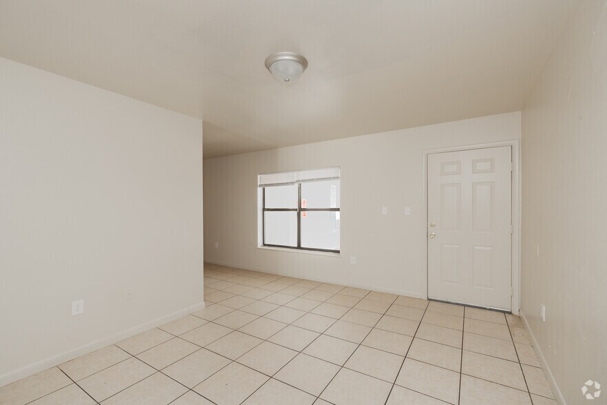 More Photos Of 125 N Davis Ln, Defuniak Springs Apartments For Sale