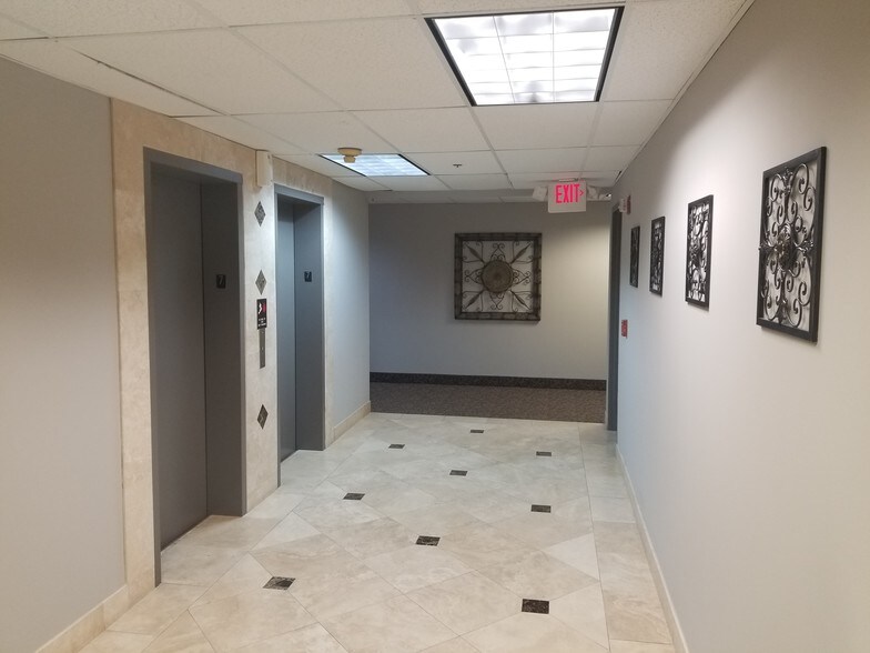 More Photos Of 803 W Broad St, Falls Church Office For Lease