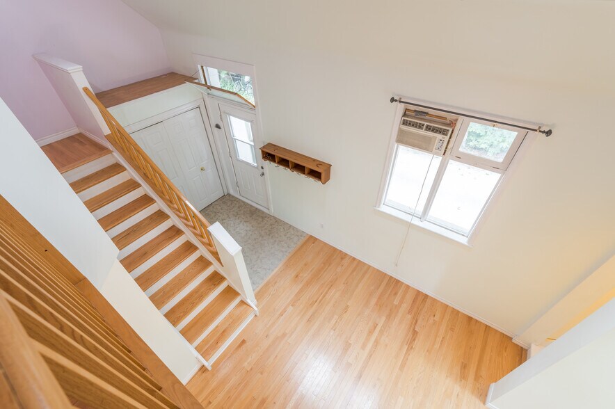 More Photos Of 131 King St E, Cobourg Multifamily For Sale