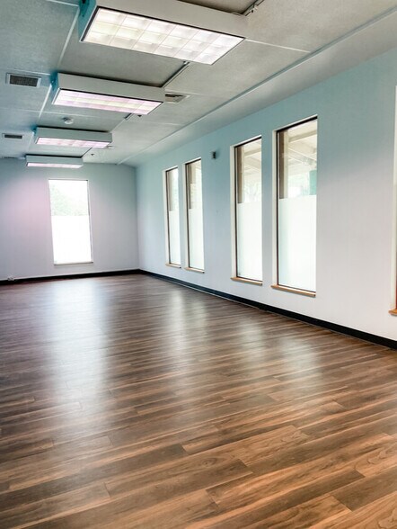 More Photos Of 2400 Empire Central, Dallas Medical For Sale