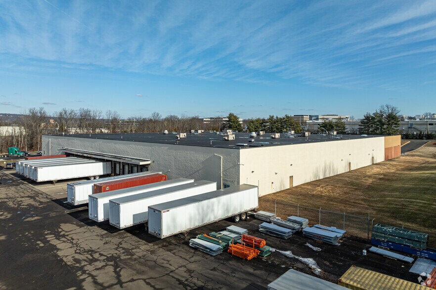 More Photos Of 101 Cottontail Ln, Somerset Warehouse For Lease
