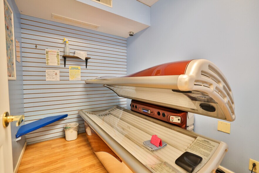 More Photos Of 1103 E Acton Ave, Wood River General Retail For Sale