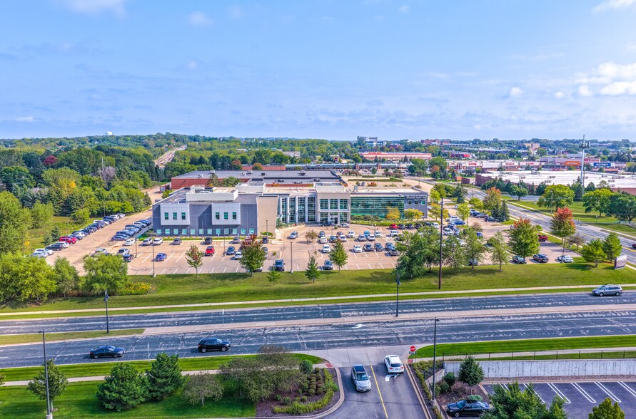 More Photos Of 1000 140th St W, Burnsville Medical For Lease