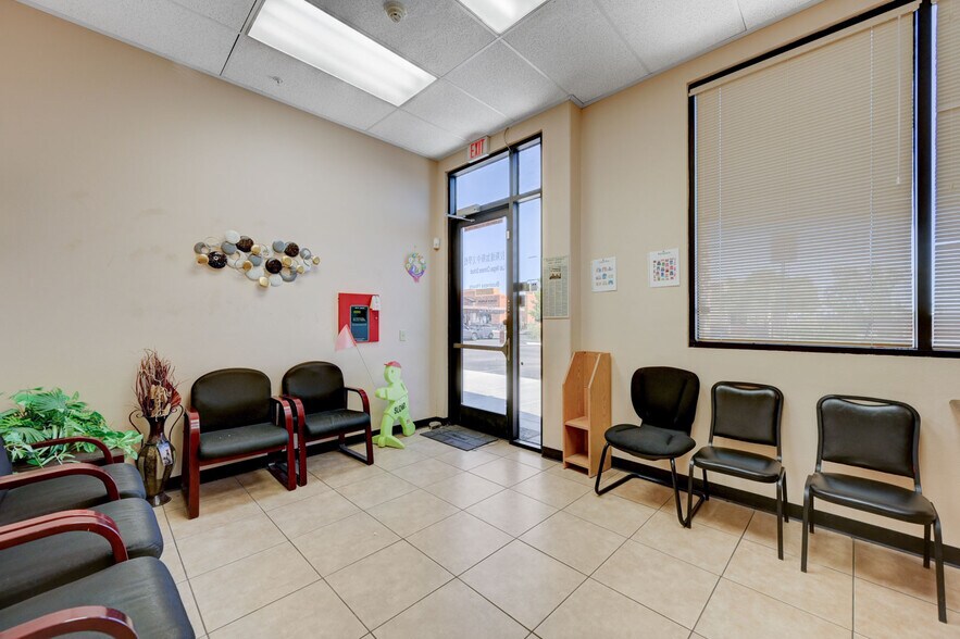 More Photos Of 6284 Spring Mountain Rd, Las Vegas Office For Sale