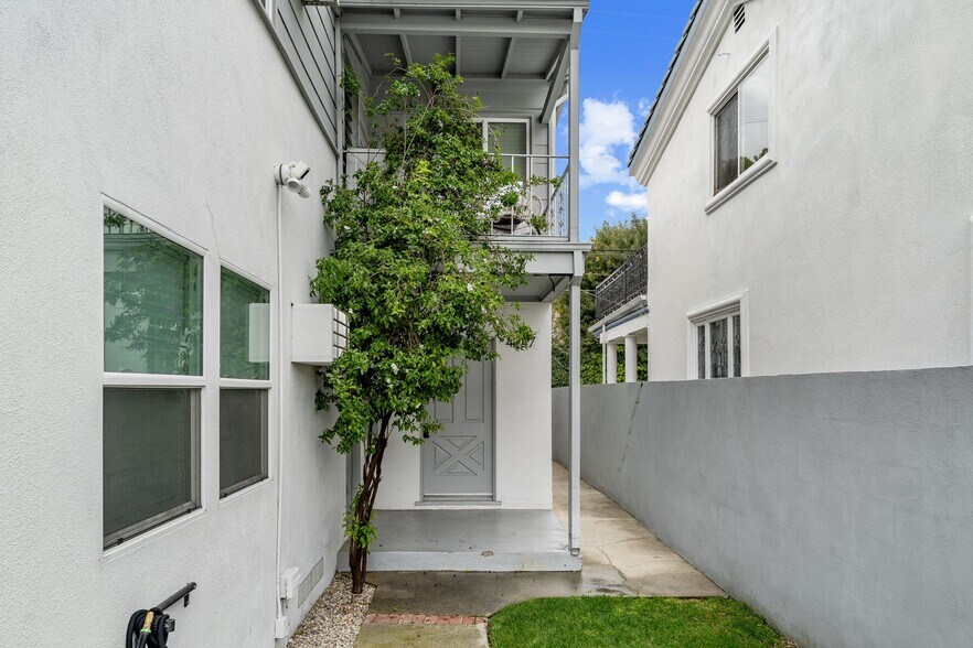 More Photos Of 4245 Laurel Canyon Blvd, Studio City Apartments For Sale