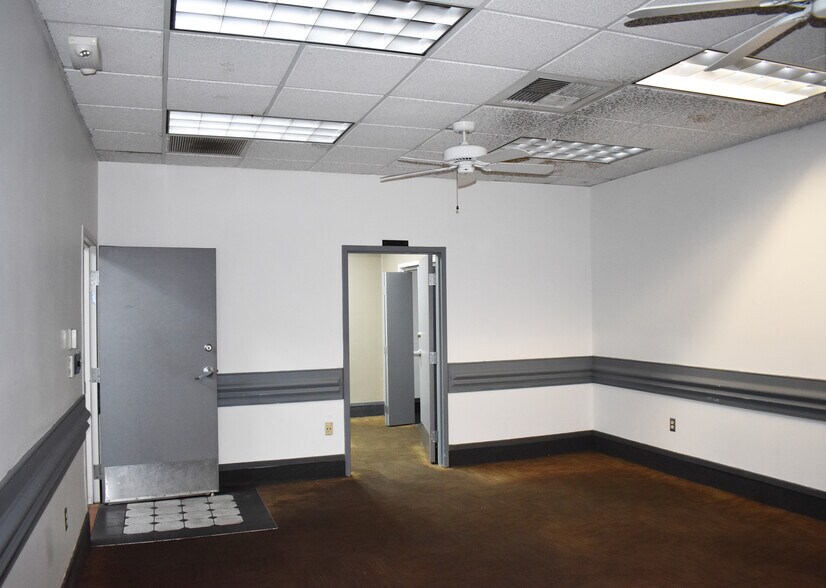 More Photos Of 204 Largo Dr, Nashville Fast Food For Sale