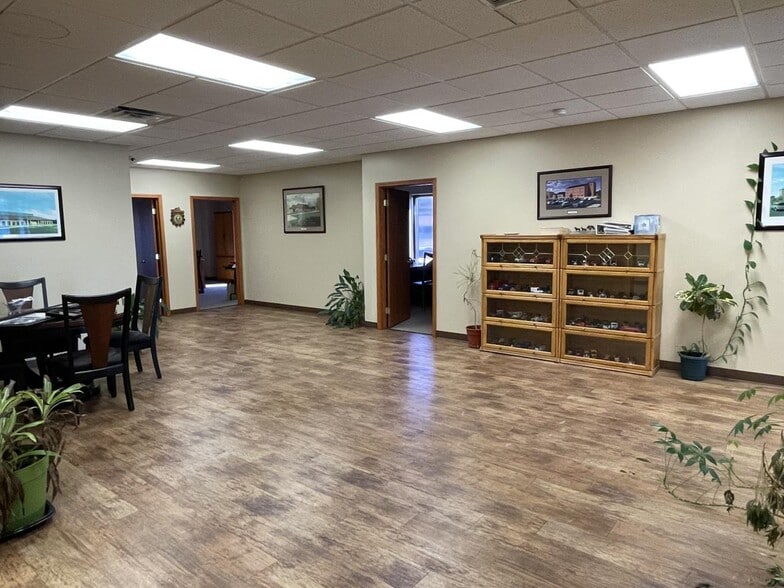 More Photos Of 6671 Shepherdsville Rd, Elizabethtown Warehouse For Lease