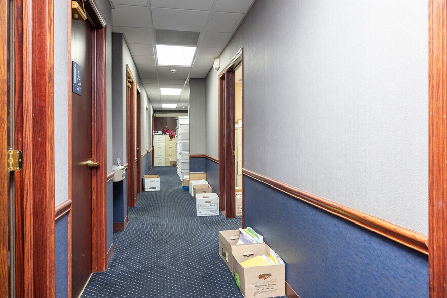 More Photos Of 419 E Market St, Sandusky Hotel For Sale