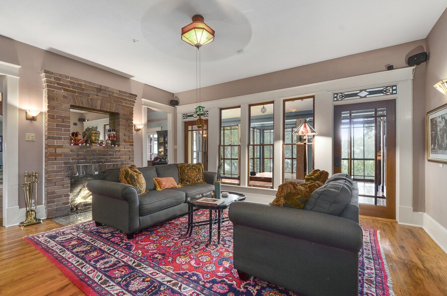 More Photos Of 620 N Tubb St, Oakland Specialty For Sale