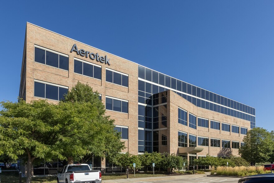 More Photos Of 5133 W Terrace Dr, Madison Office For Lease