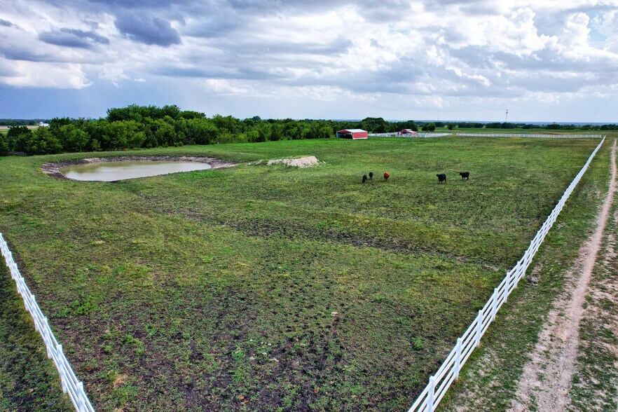 More Photos Of 6882 N Interstate Highway 35 E, Waxahachie Land For Sale