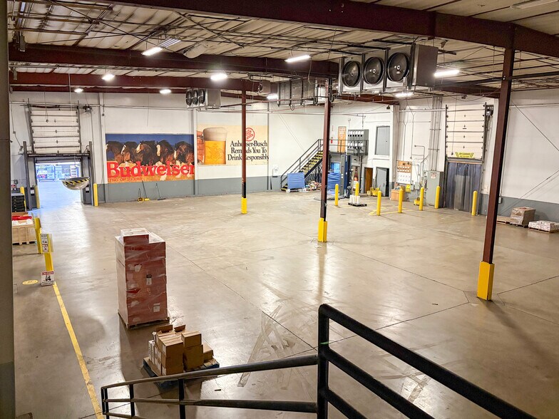More Photos Of 2680 Sawmill Rd, Santa Fe Distribution For Sale
