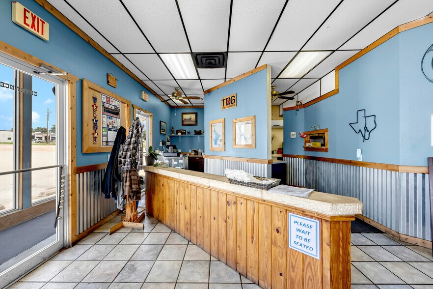 More Photos Of 16082 E State Highway 29, Buchanan Dam Restaurant For Sale