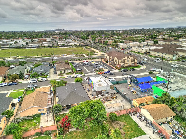 More Photos Of 2715 E 56th St, Long Beach Office For Sale
