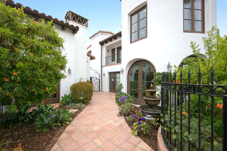 More Photos Of 1403 N El Camino Real, San Clemente Office For Sale