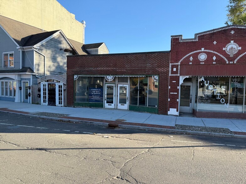 More Photos Of 17 Wall St, Norwalk General Retail For Sale