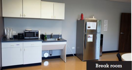 More Photos Of 440 Quadrangle Dr, Bolingbrook Office For Sale