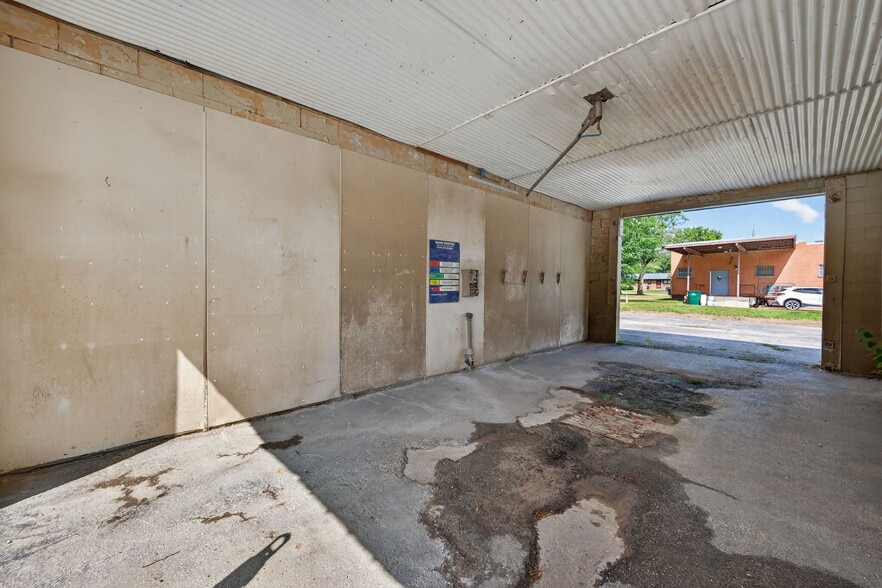 More Photos Of 115 E Booneslick Rd, Jonesburg Carwash For Sale
