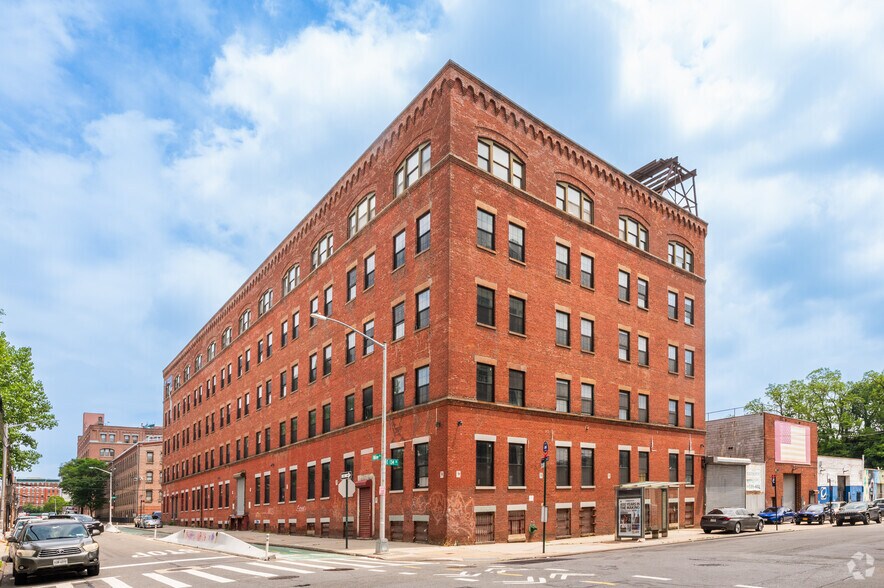 More Photos Of 780 E 135th St, Bronx Warehouse For Sale