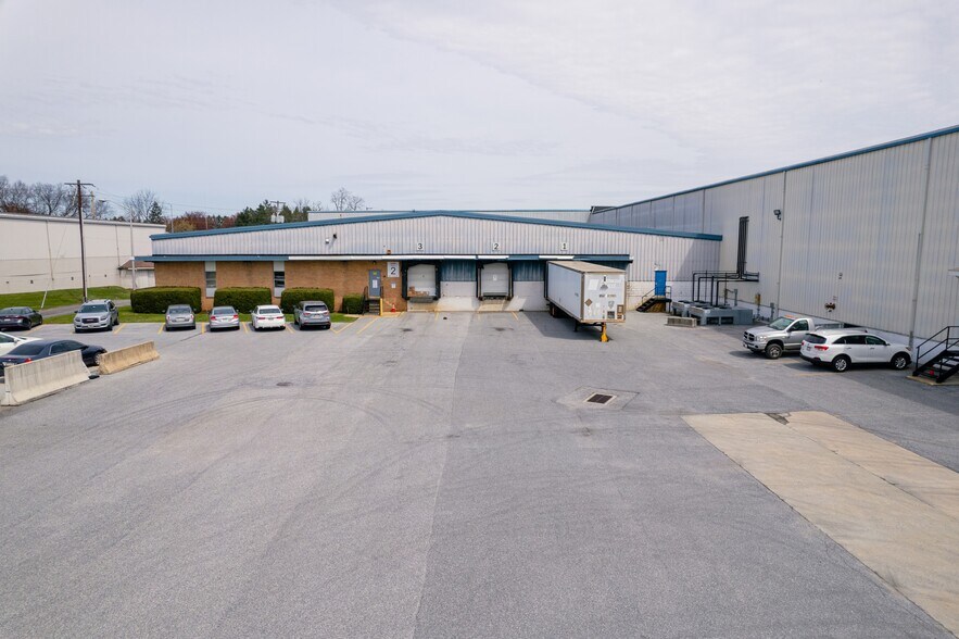 More Photos Of 380 Freight St, Camp Hill Distribution For Lease