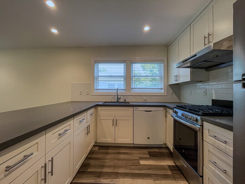 More Photos Of 474-480 Matadero Ave, Palo Alto Apartments For Sale