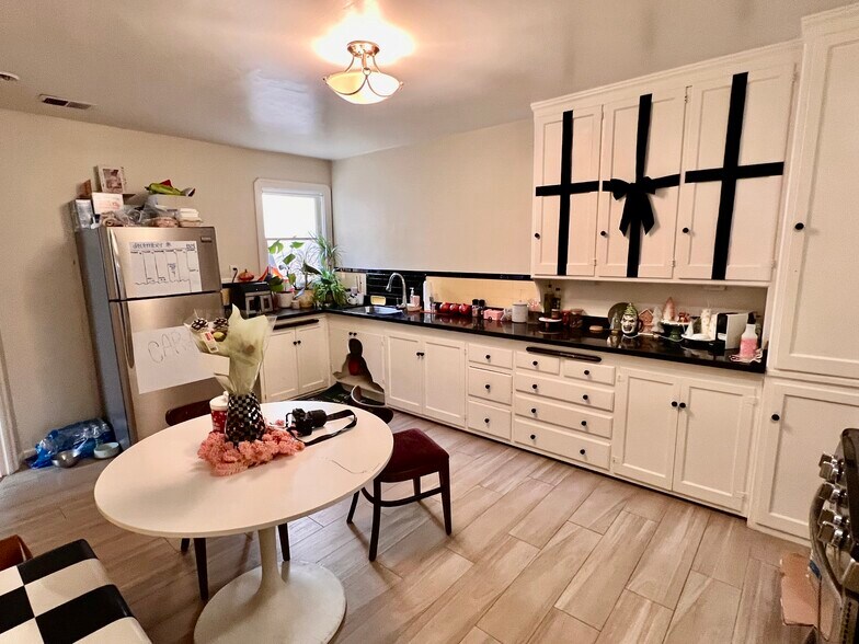 More Photos Of 118 S Murphy Ave, Sunnyvale Storefront Retail Residential For Sale