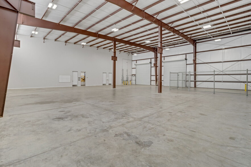 More Photos Of 8110 Parkside Ave, Baytown Warehouse For Sale