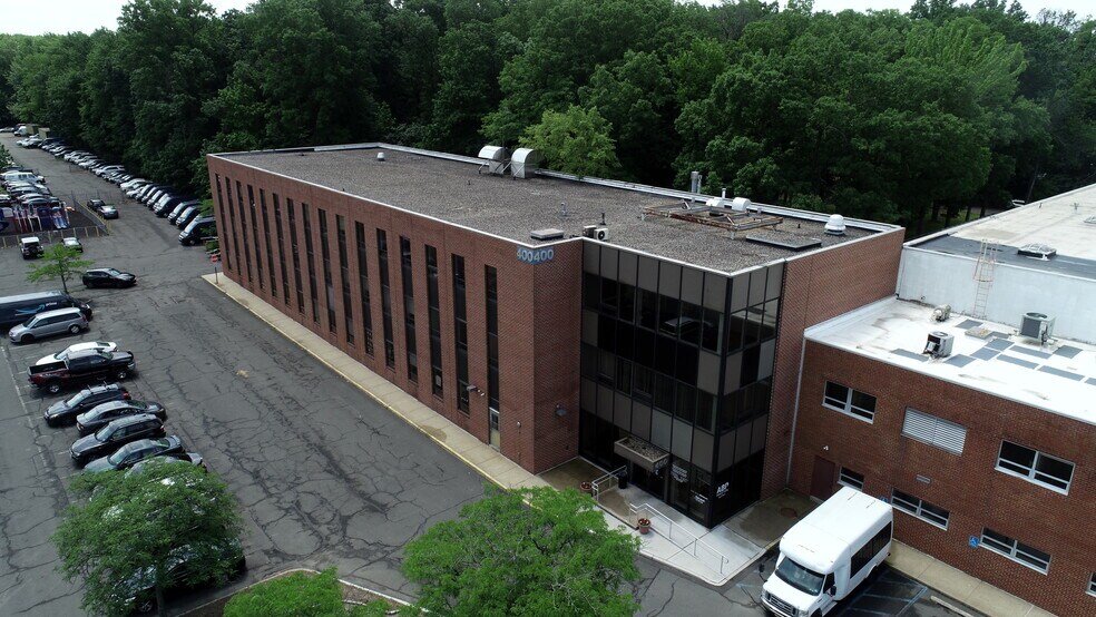 More Photos Of 1460 Livingston Ave, North Brunswick Warehouse For Lease