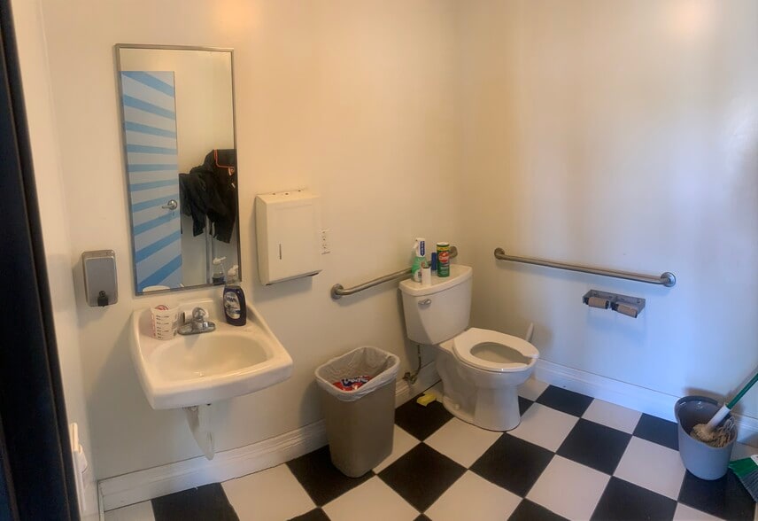 More Photos Of 9029 Rochester Ave, Rancho Cucamonga Warehouse For Sale