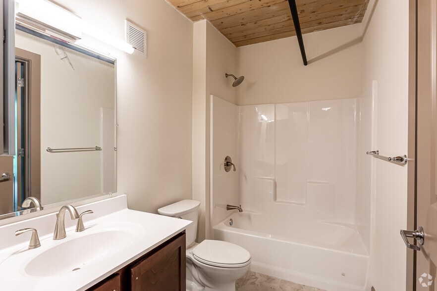 More Photos Of 58 Pomfret St, Putnam Apartments For Lease