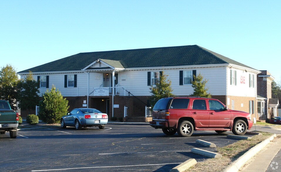 More Photos Of 11923 Centre St, Chester Office For Lease