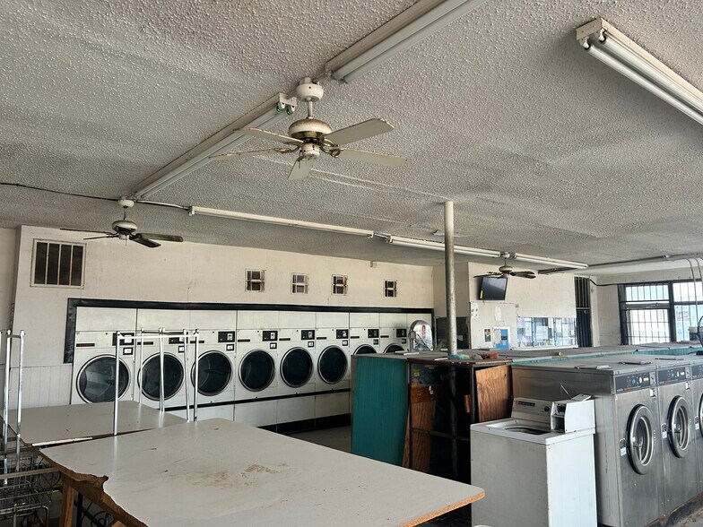 More Photos Of 5602 Cavalcade St, Houston Storefront For Sale