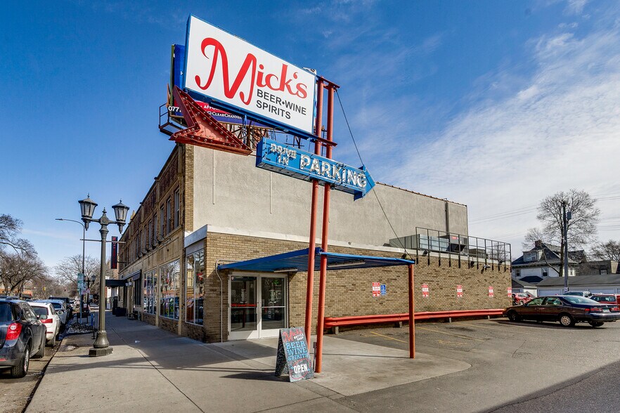More Photos Of 664 Grand Ave, Saint Paul Storefront Retail Residential For Lease