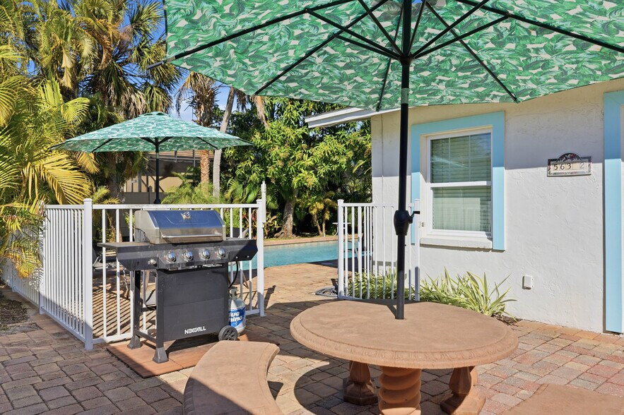 More Photos Of 559 105th Ave N, Naples Multifamily For Sale