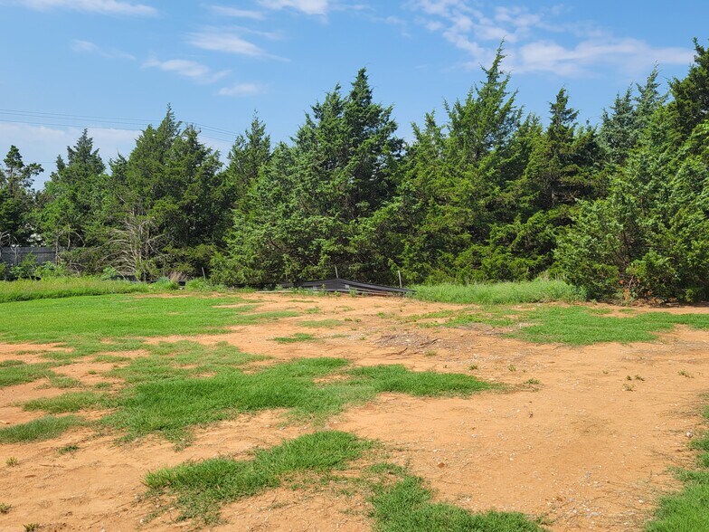 Primary Photo Of Kelly between Covell and Danforth, Edmond Land For Lease