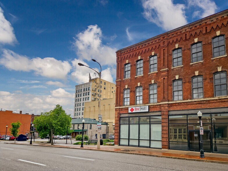 More Photos Of 332 N Harrison St, Davenport Coworking Space