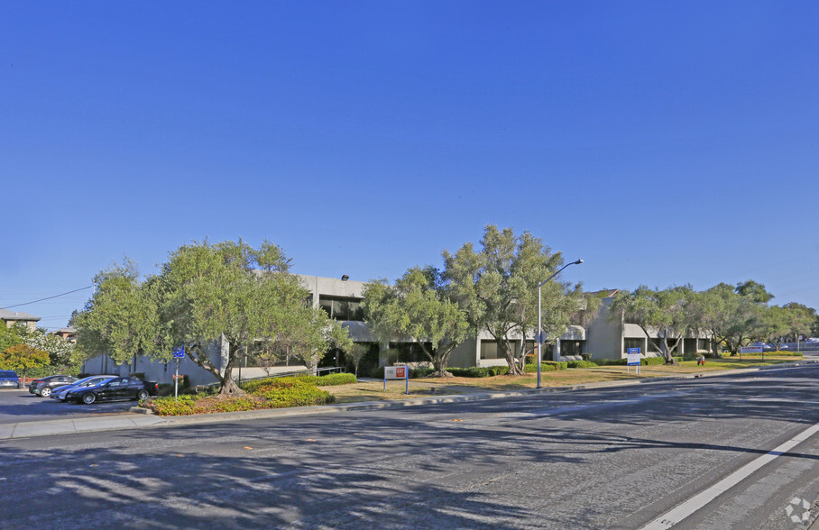 Primary Photo Of 3772-3788 Fabian Way, Palo Alto Research And Development For Lease