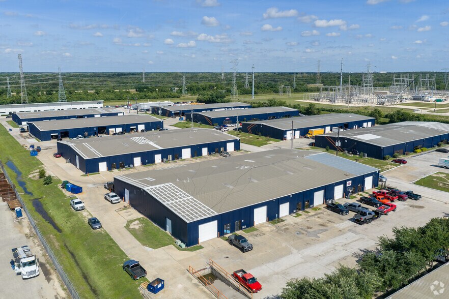 More Photos Of 2121 Brittmoore Rd, Houston Warehouse For Lease