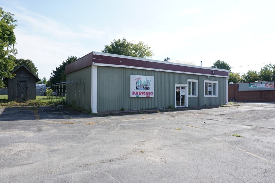 More Photos Of 830 State St, Ogdensburg Service Station For Sale