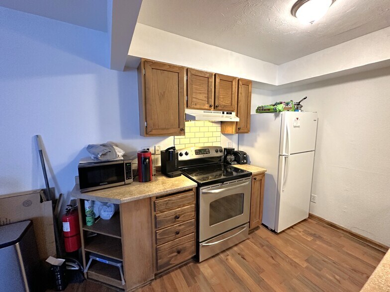 More Photos Of 309 8th St, Hugo Apartments For Sale