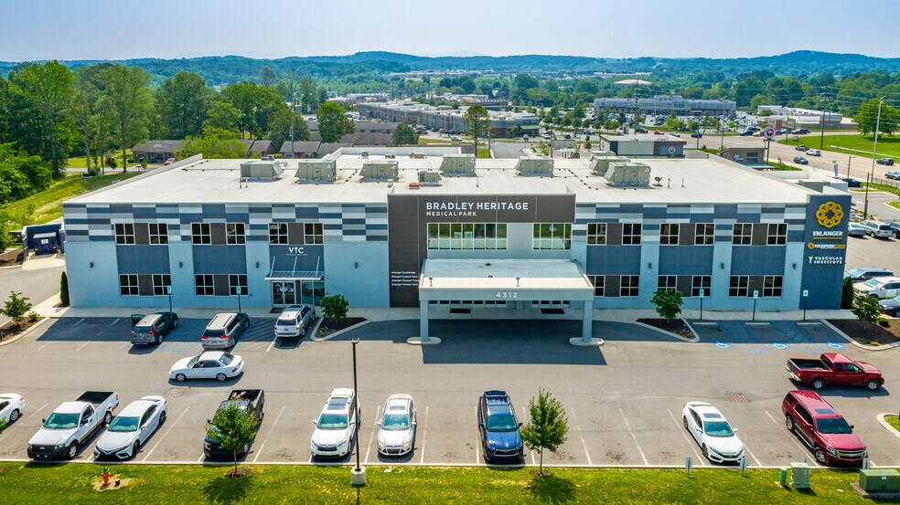 More Photos Of 4312 Holiday Inn Express Way NW, Cleveland Medical For Lease